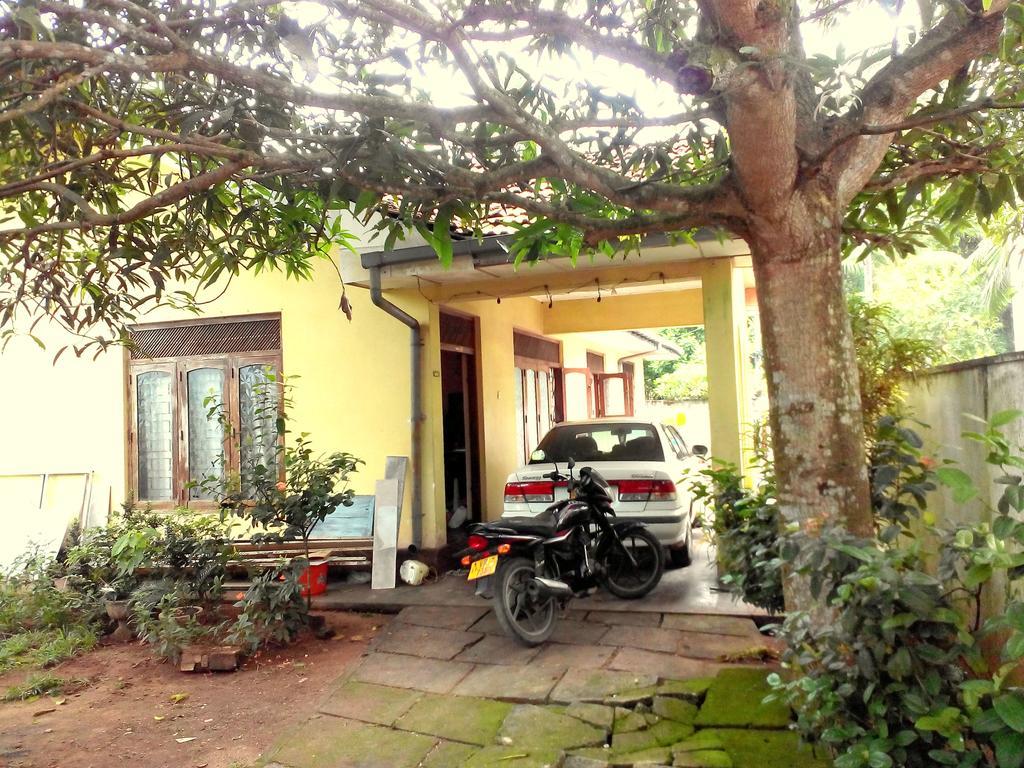 Hikkaduwa Home Stay Exterior photo